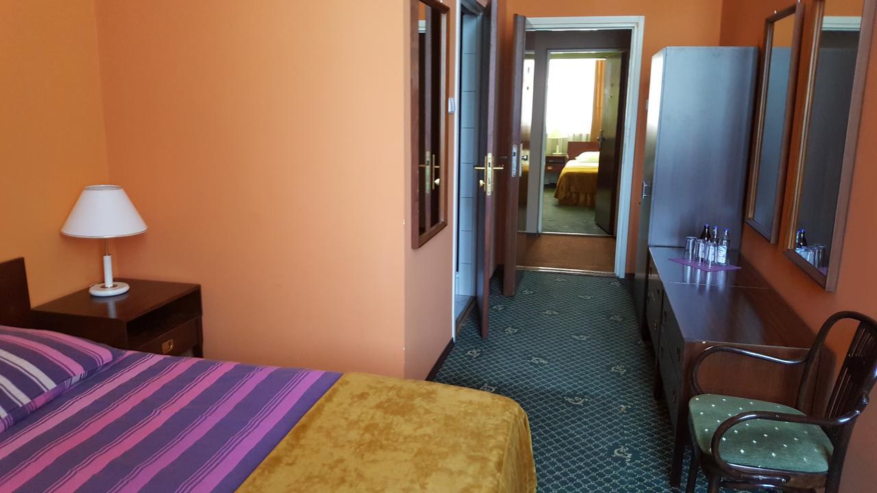 Hotel Restauracja Pustelnik Wisla Mala Esterno foto